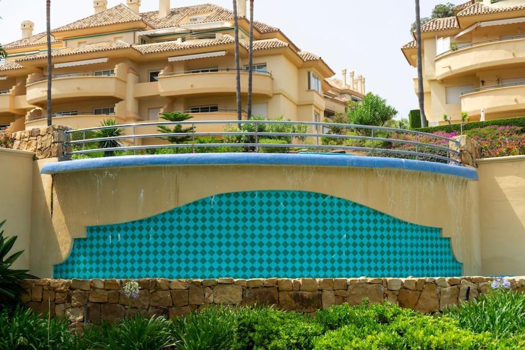 Cozy 2 Bedroom With Stunning Sea Views *
